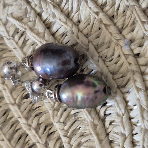 925 Steeling Silver and Black Peacoke Pearl Earrings - Picture 4 of 5